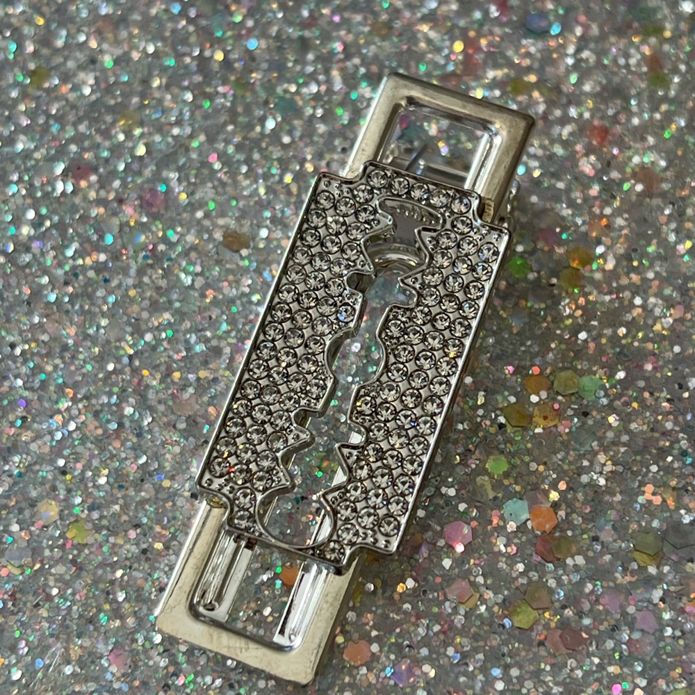 New Razor Blade Rhinestone Hair Clip - Picture 7 of 10